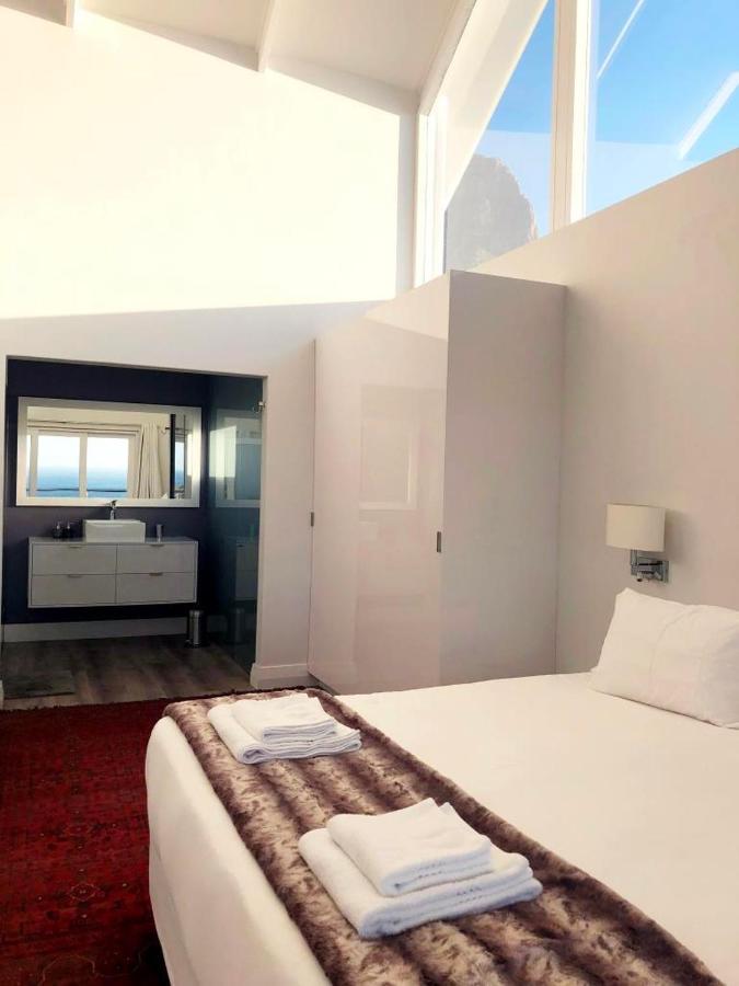 Bright Camps Bay Loft With Stunning Views And Shared Pool Apartamento Cidade Do Cabo Exterior foto